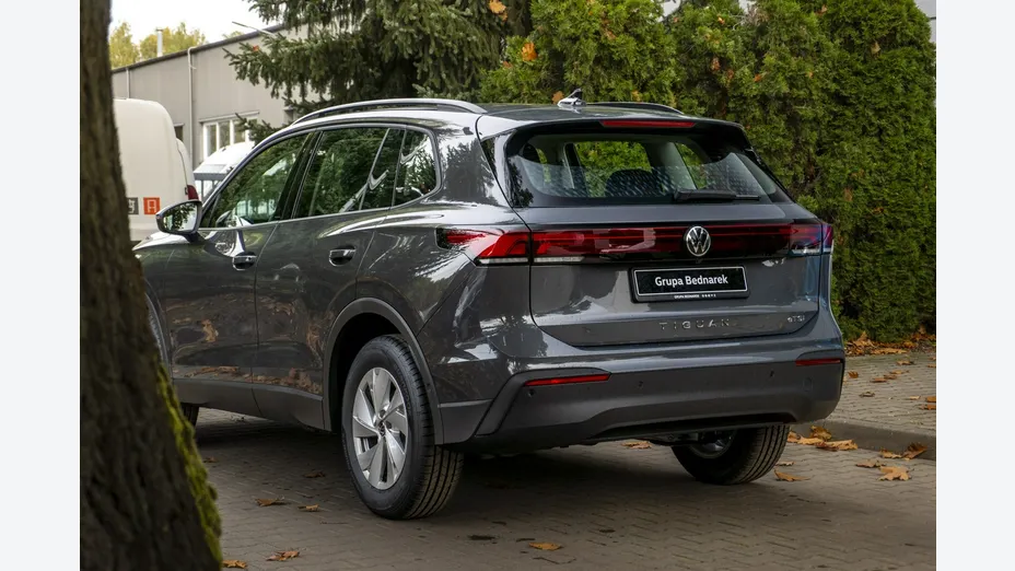 VOLKSWAGEN Tiguan -
