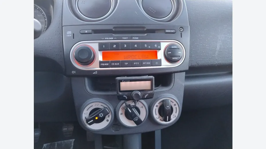 MITSUBISHI Colt -