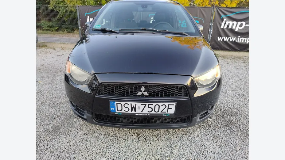 MITSUBISHI Colt -