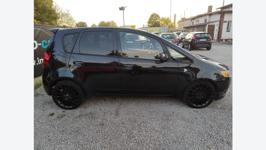 MITSUBISHI Colt -