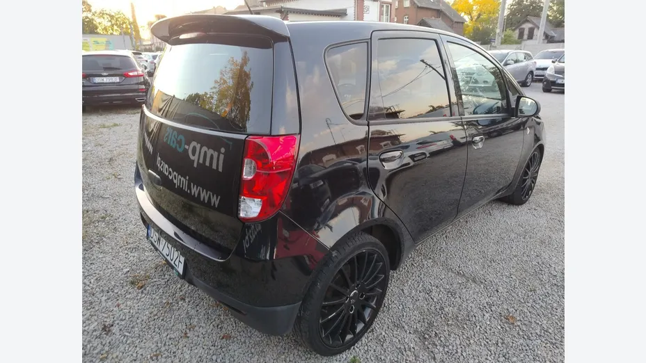 MITSUBISHI Colt -