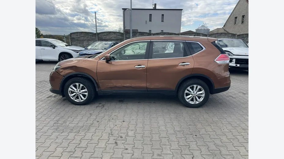 NISSAN X-Trail -