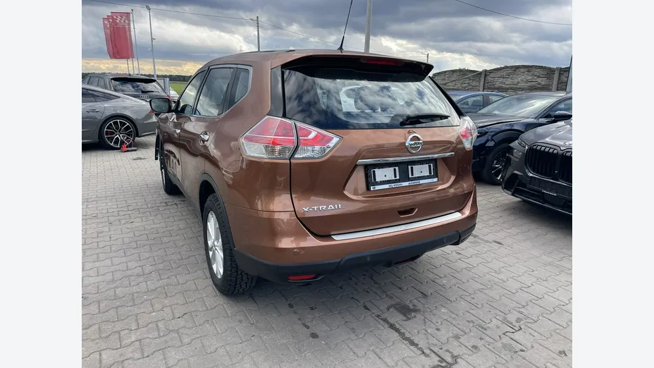 NISSAN X-Trail -