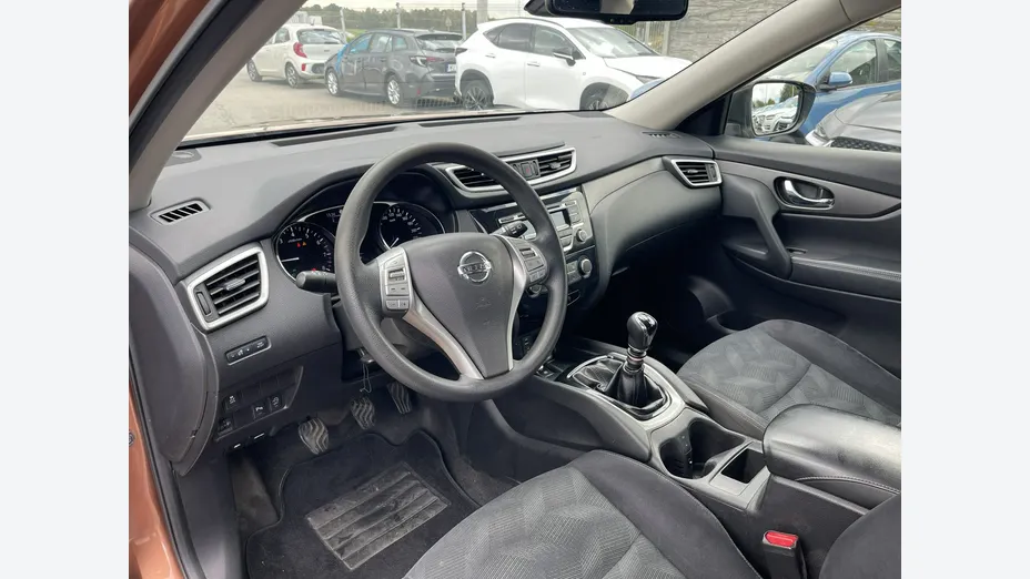 NISSAN X-Trail -