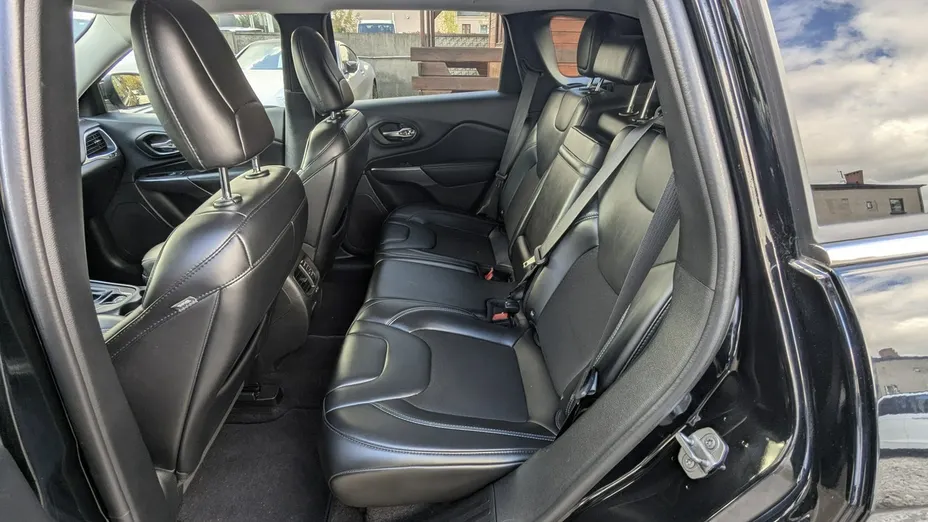 JEEP Cherokee -