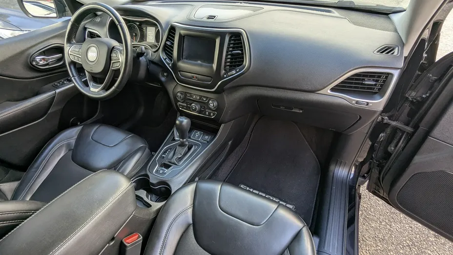 JEEP Cherokee -