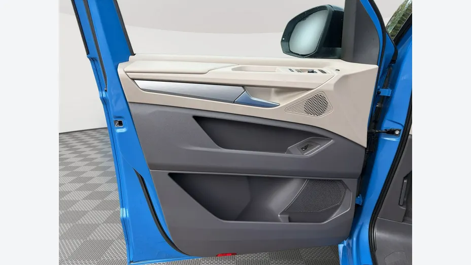 VOLKSWAGEN Multivan -