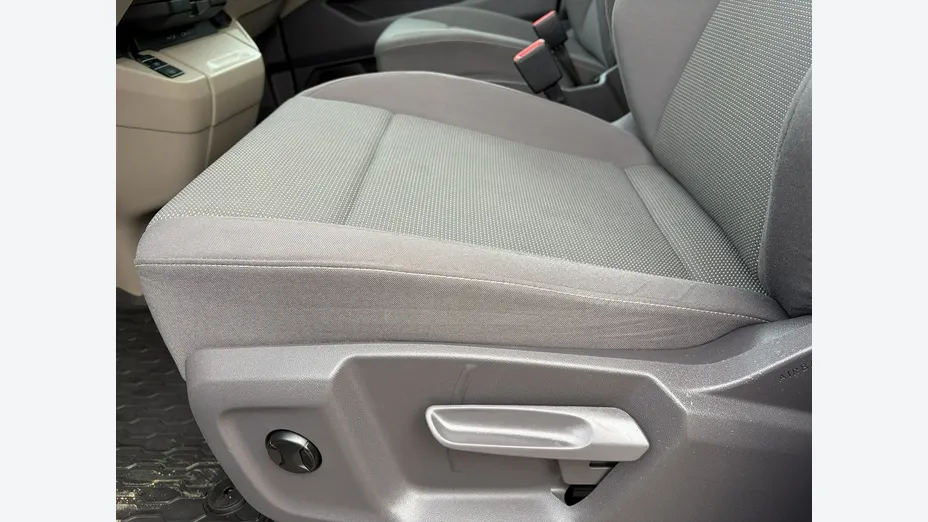 VOLKSWAGEN Multivan -