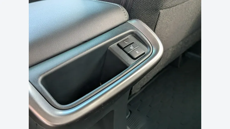 TOYOTA HiLux -