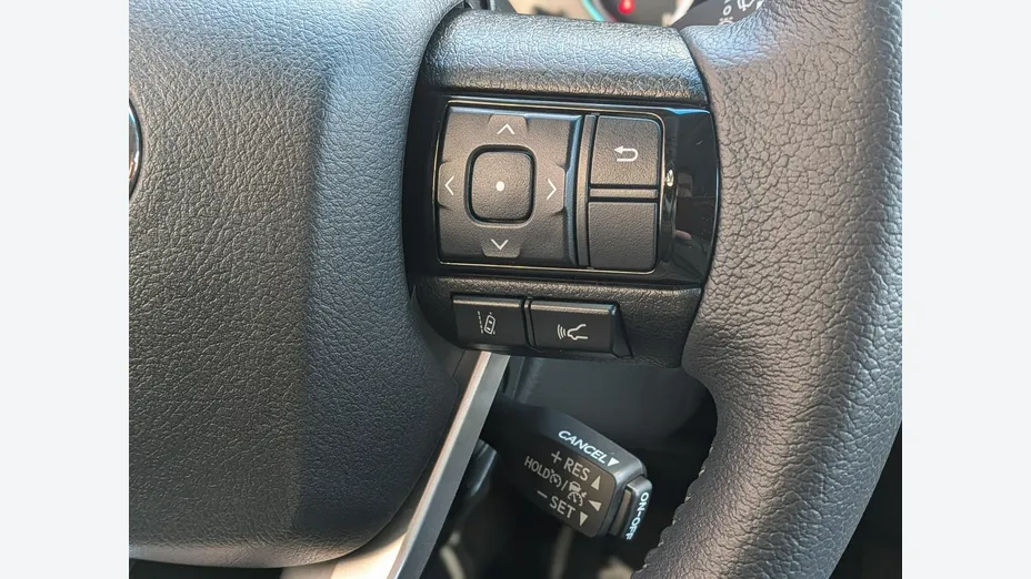 TOYOTA HiLux -