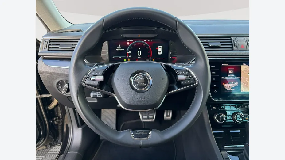 SKODA Superb -
