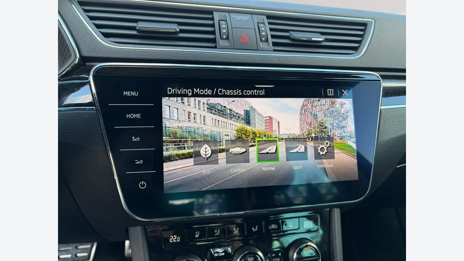 SKODA Superb -