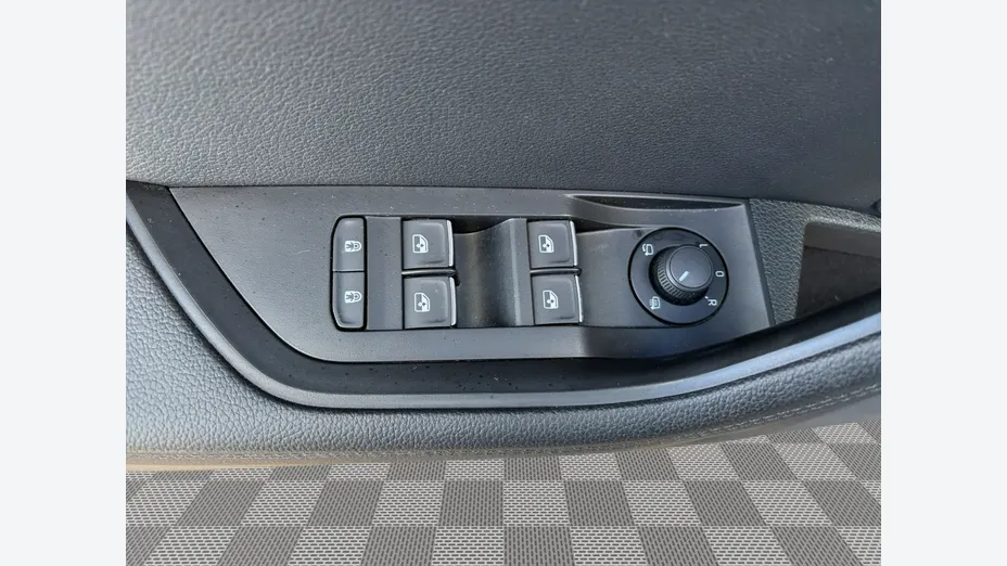 SKODA Superb -