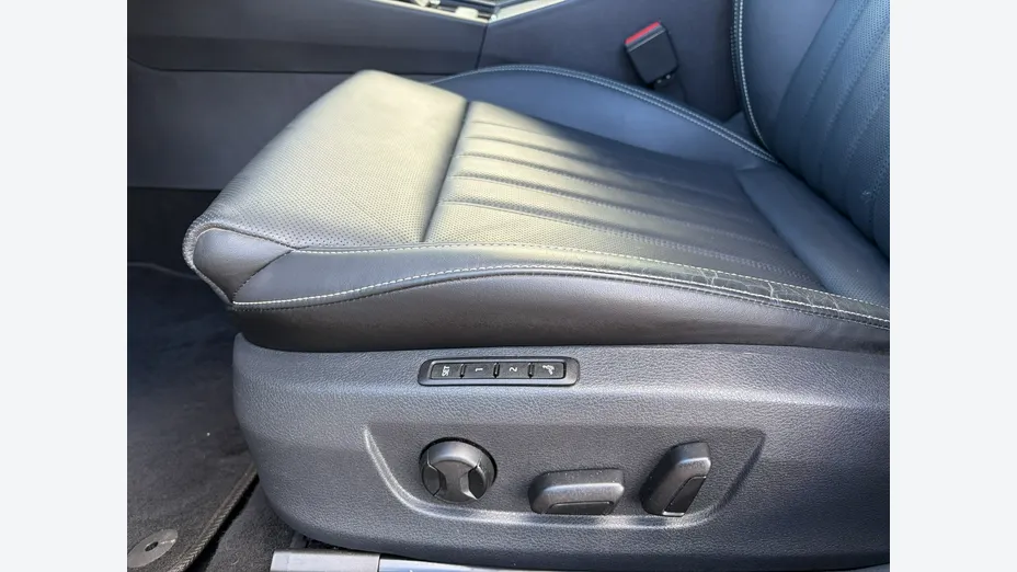 SKODA Superb -