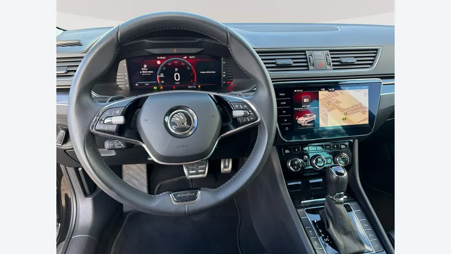 SKODA Superb -