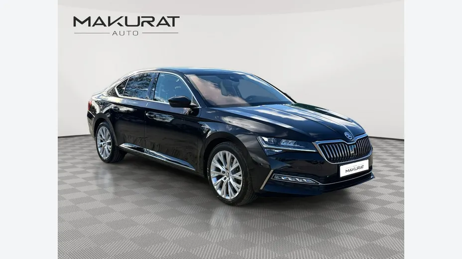 SKODA Superb -