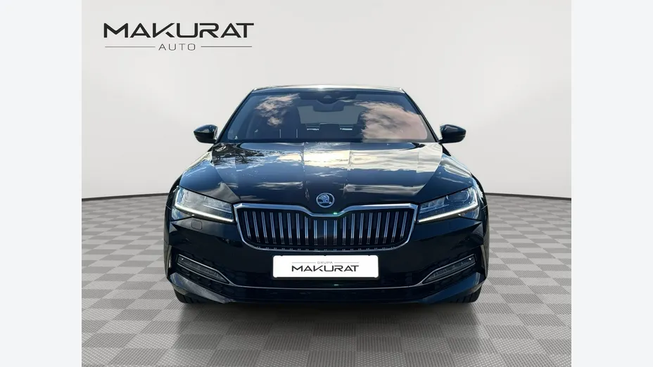 SKODA Superb -