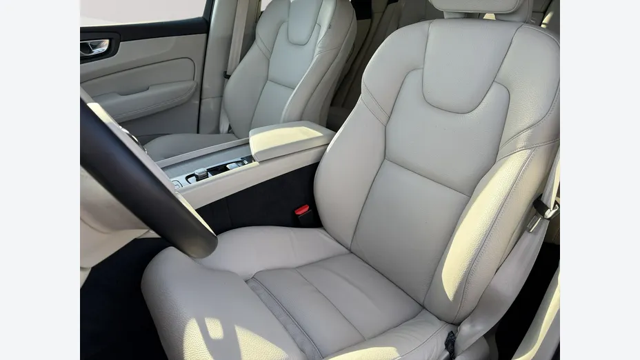 VOLVO XC60 -