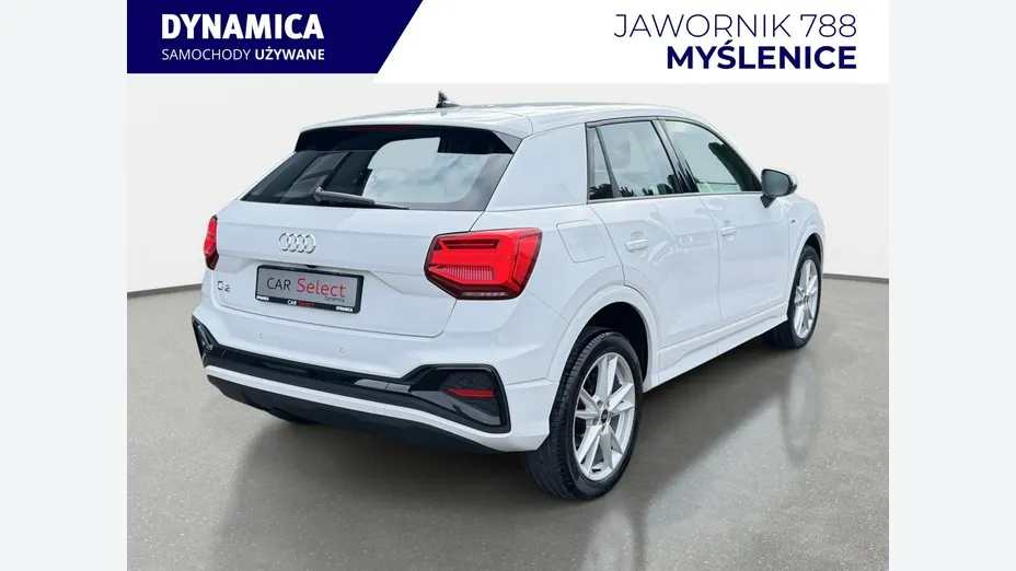 AUDI Q2 -