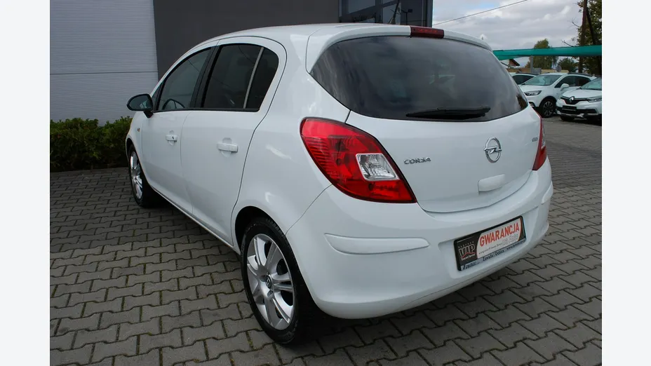 OPEL Corsa -