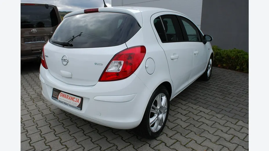 OPEL Corsa -