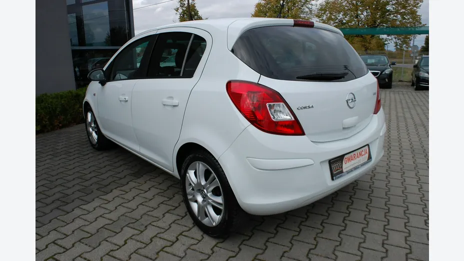 OPEL Corsa -