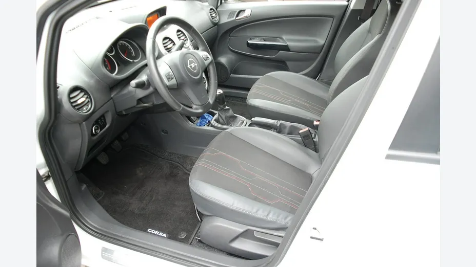 OPEL Corsa -