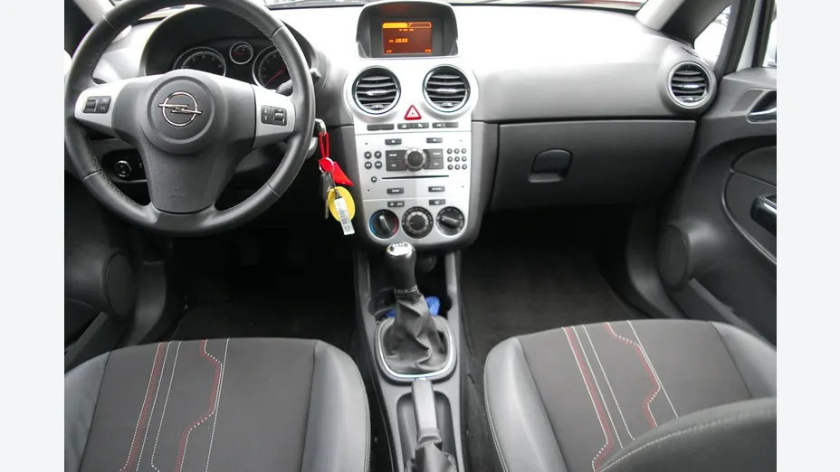 OPEL Corsa -