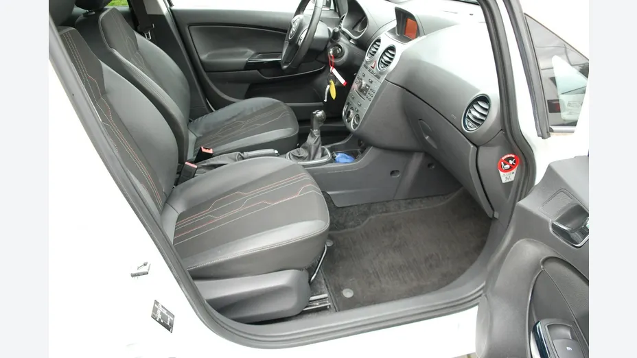 OPEL Corsa -