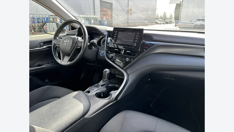 TOYOTA Camry -