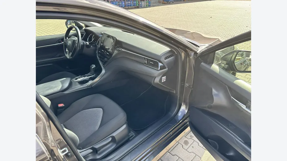 TOYOTA Camry -