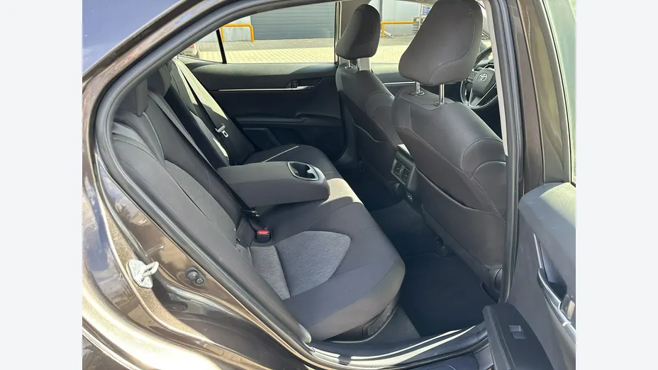 TOYOTA Camry -