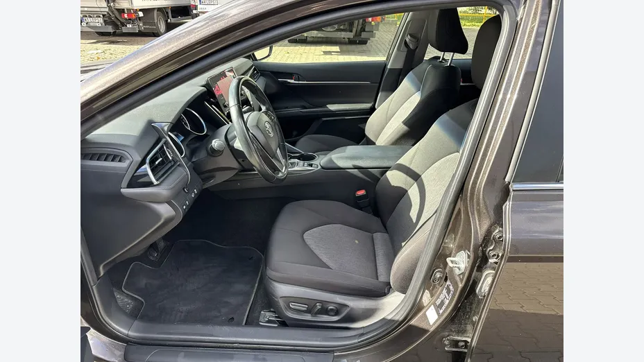 TOYOTA Camry -