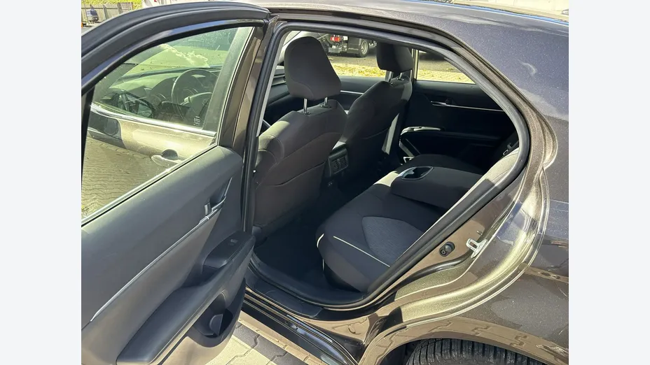 TOYOTA Camry -
