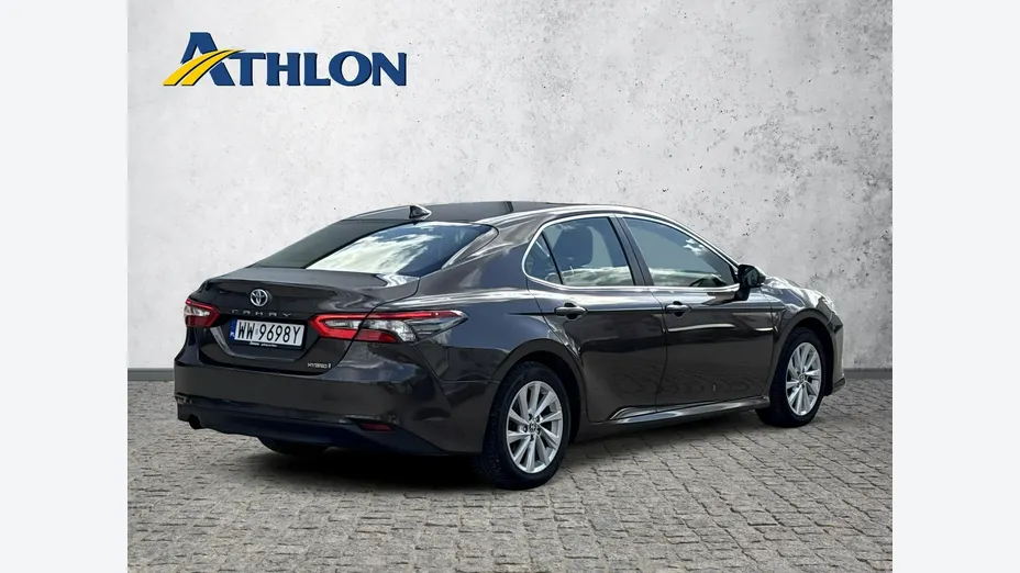 TOYOTA Camry -