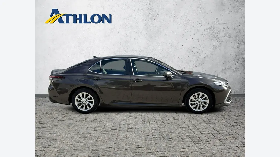 TOYOTA Camry -