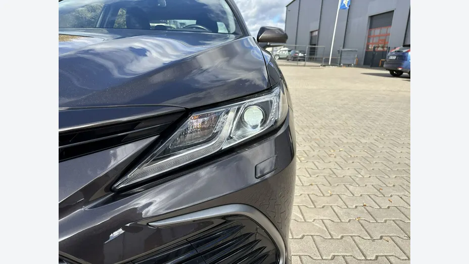 TOYOTA Camry -