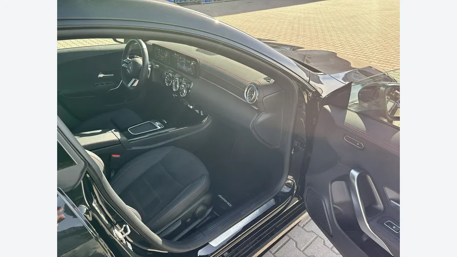 MERCEDES-BENZ CLA -