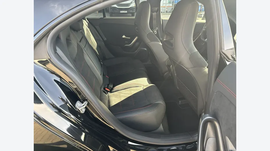MERCEDES-BENZ CLA -