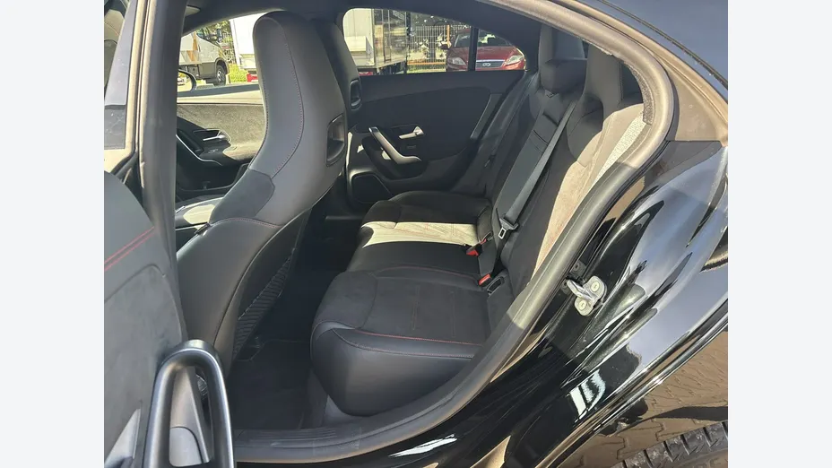 MERCEDES-BENZ CLA -