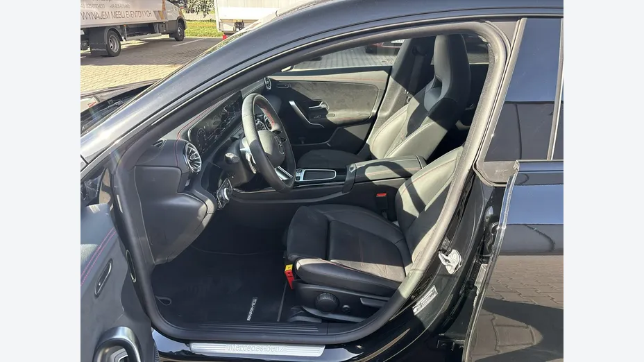 MERCEDES-BENZ CLA -