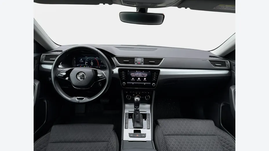 SKODA Superb -