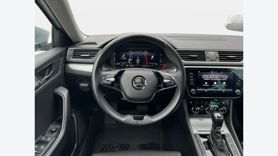 SKODA Superb -