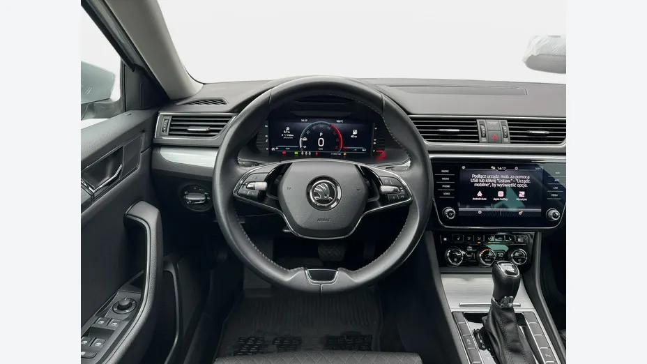 SKODA Superb -
