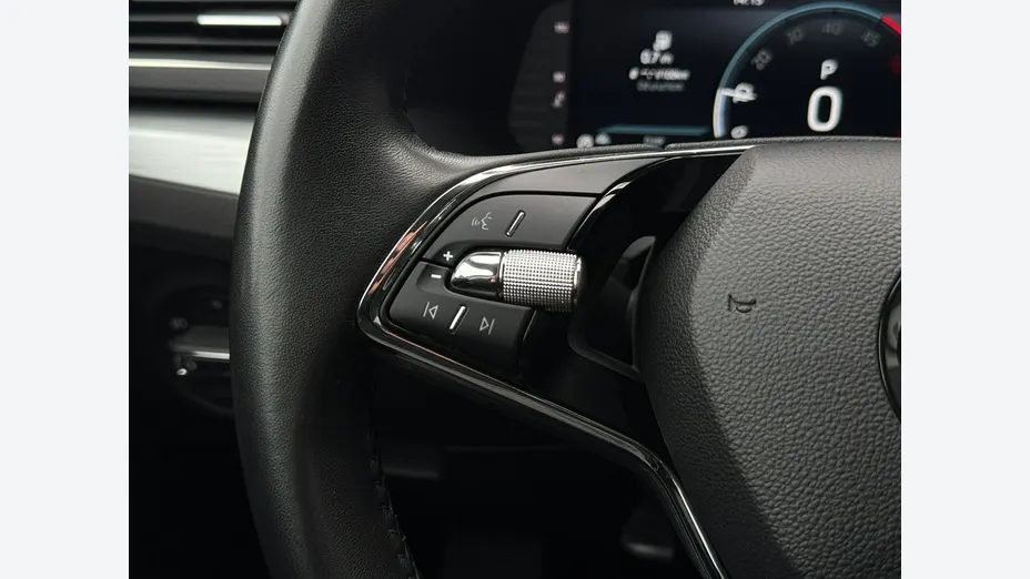SKODA Superb -