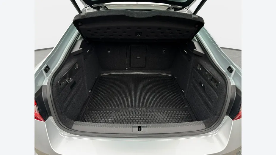 SKODA Superb -