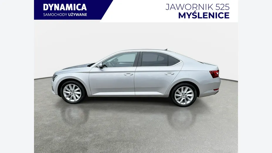 SKODA Superb -