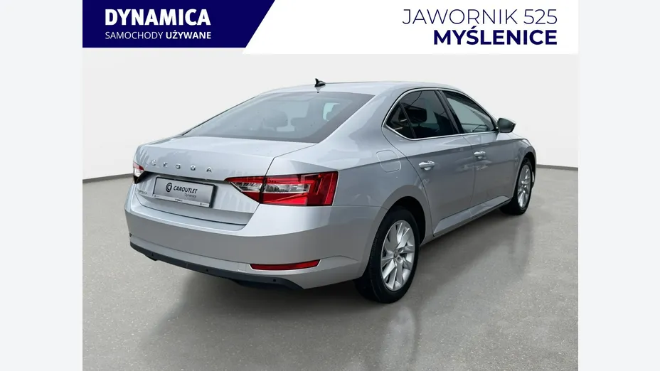 SKODA Superb -