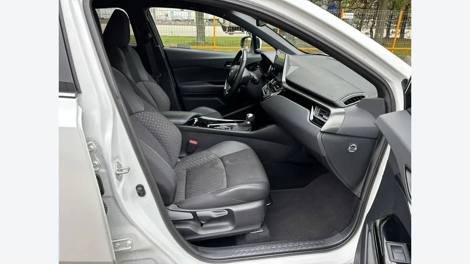 TOYOTA C-HR -