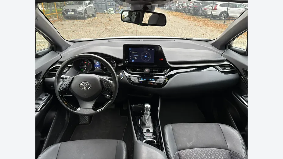 TOYOTA C-HR -